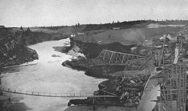 An aerial view of the Horseshoe Falls Power Plant under construction.